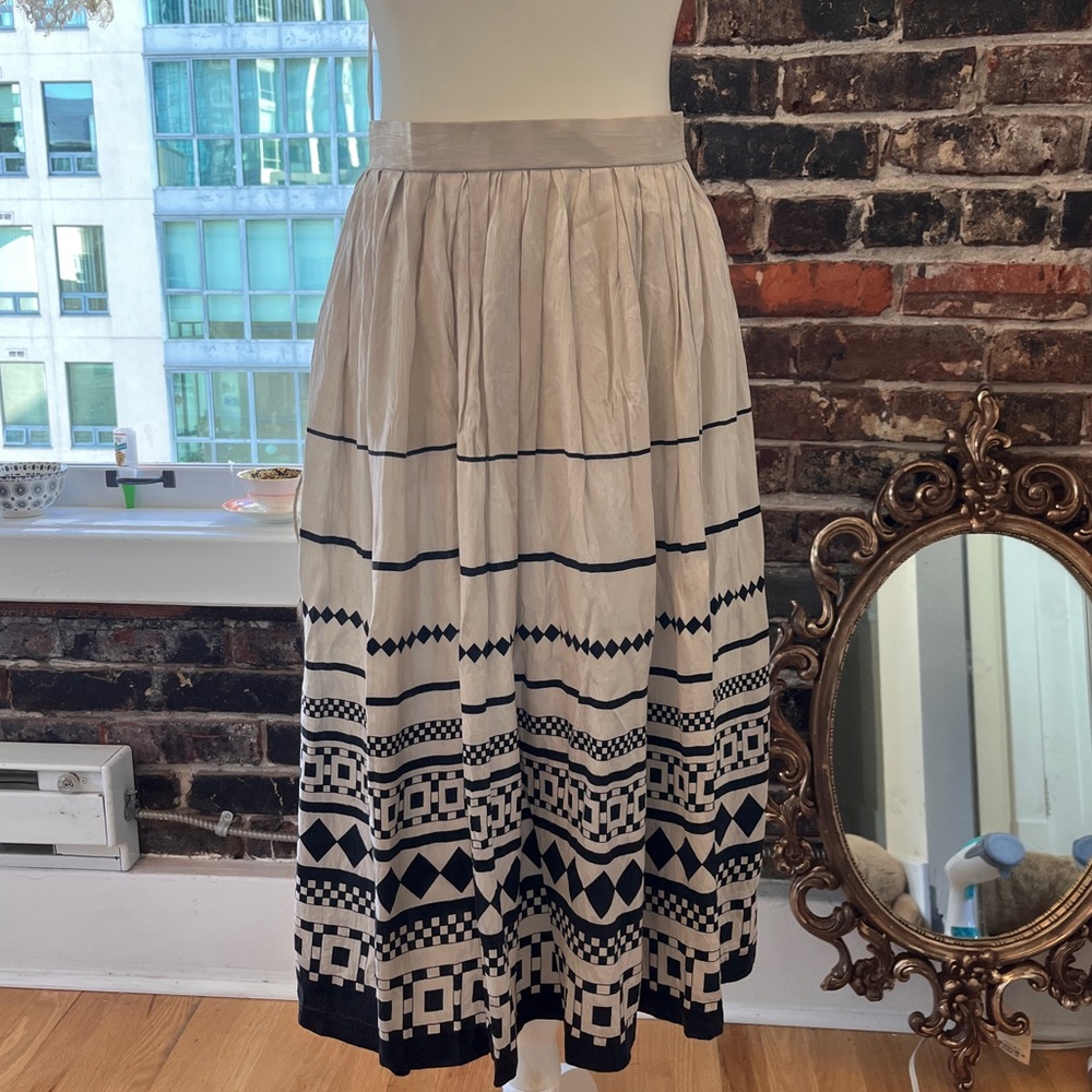 Adrianna Papell Cream and Black A-Line Skirt